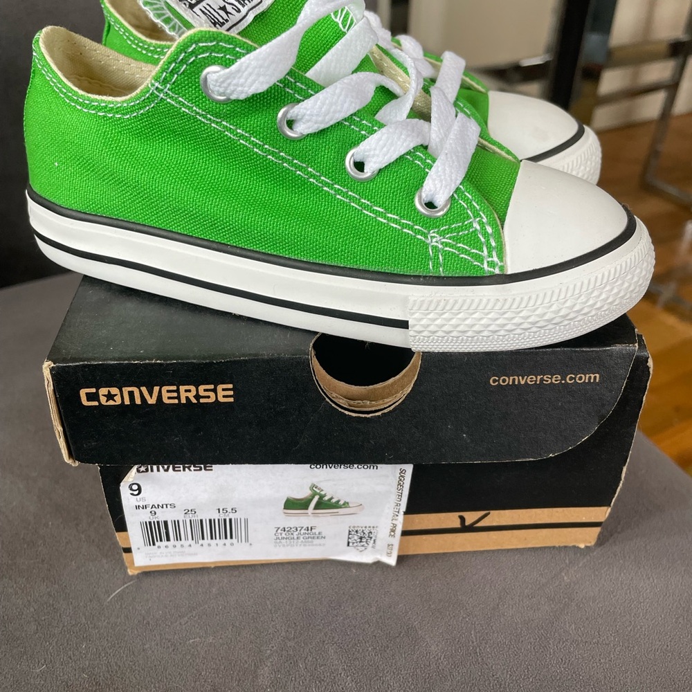 Converse Green and White Sneakers Classic Canvas Design
